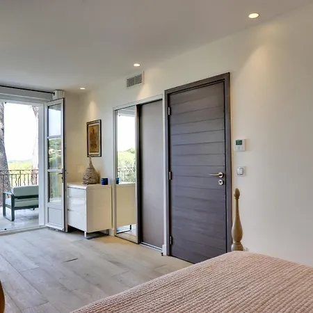 Villa Viviane Superb In The Tropez Next To The Beaches