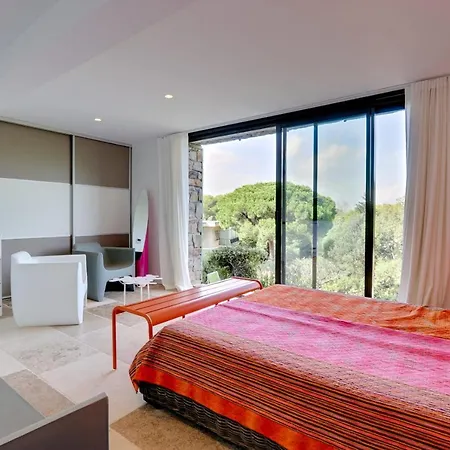 Viviane Superb In The Tropez Next To The Beaches Villa